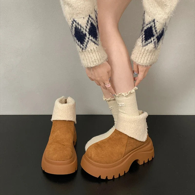 Jazmin™ | Plataforma grossa e design minimalista para um inverno com estilo