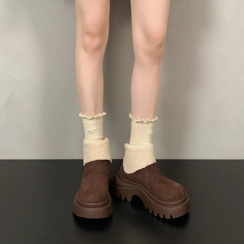 Jazmin™ | Plataforma grossa e design minimalista para um inverno com estilo