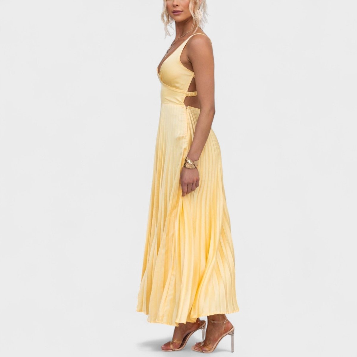 Aby™ | Vestido maxi amarelo plissado com decote em V - | Benedita Lisboa