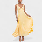 Aby™ | Vestido maxi amarelo plissado com decote em V - | Benedita Lisboa