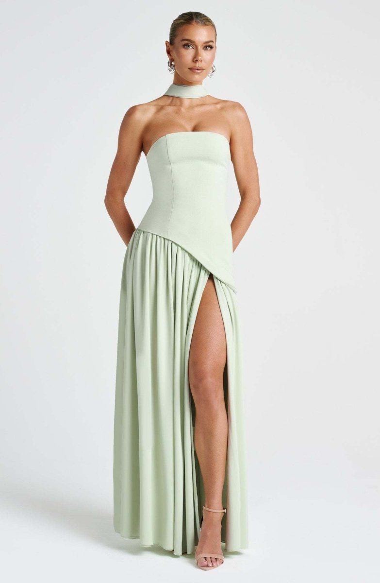 Beatriz™ | Vestido Longo com Corte Sofisticado - | Benedita Lisboa