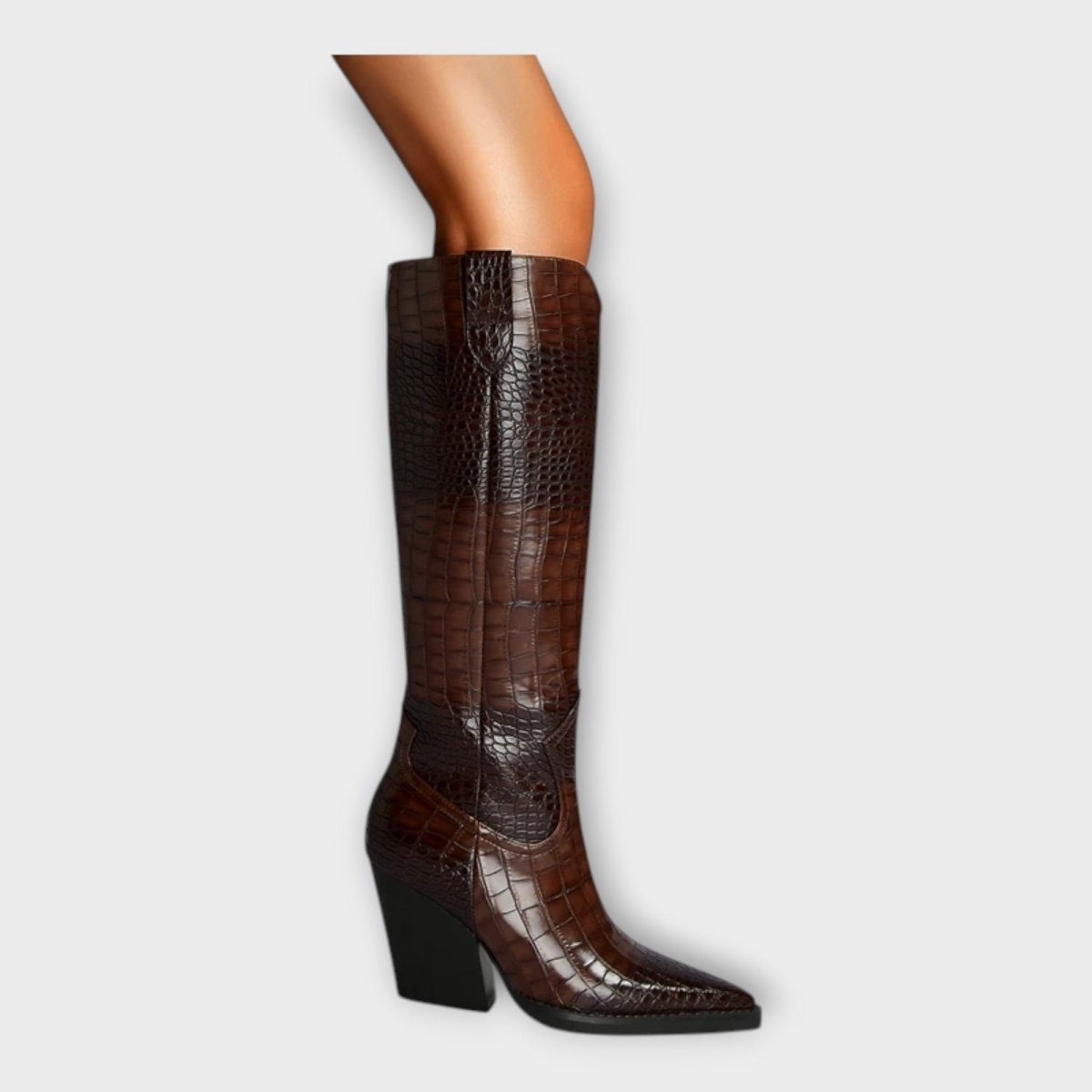 Botas com Design Croco e Salto Elegante - | Benedita Lisboa