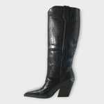 Botas com Design Croco e Salto Elegante - | Benedita Lisboa