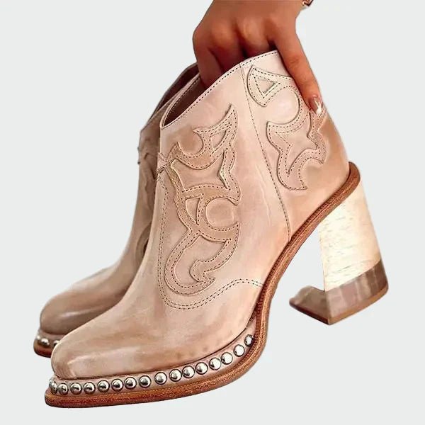 Botas de couro bordadas - | Benedita Lisboa