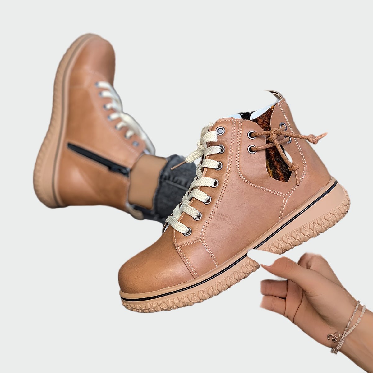Botas de couro ortopédicas de cano baixo - | Benedita Lisboa