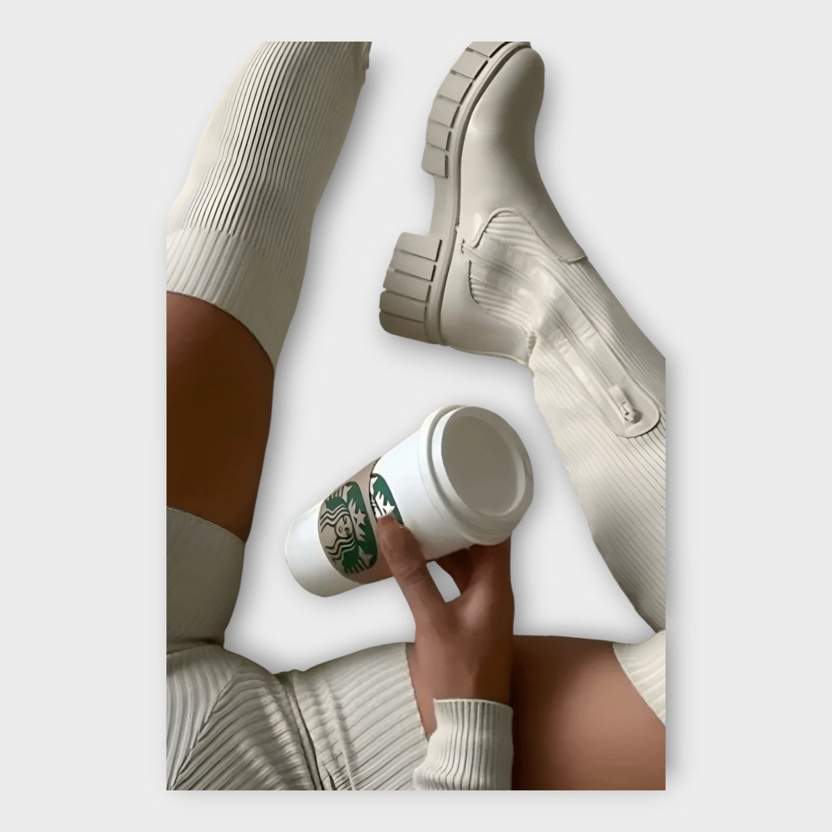 Botas Modernas com Design Minimalista - | Benedita Lisboa