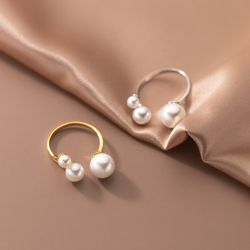BrilhoNova Anel Triangular Ajustável Pérolas - Elegância - | Benedita Lisboa