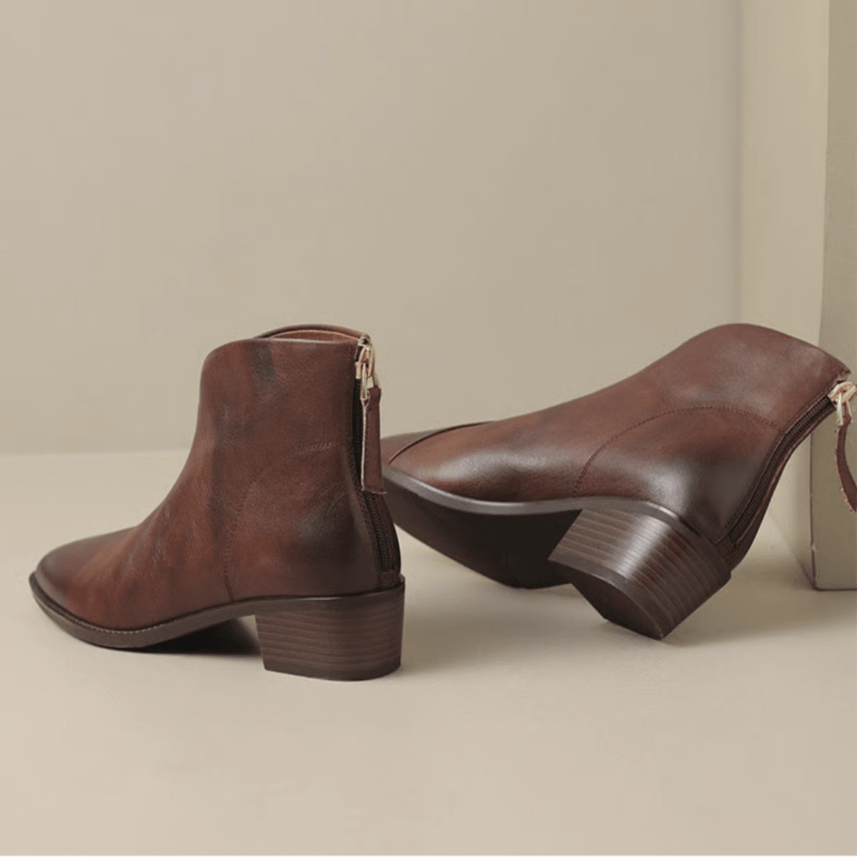 Camille™ | Botins de Luxo com Salto Baixo - | Benedita Lisboa