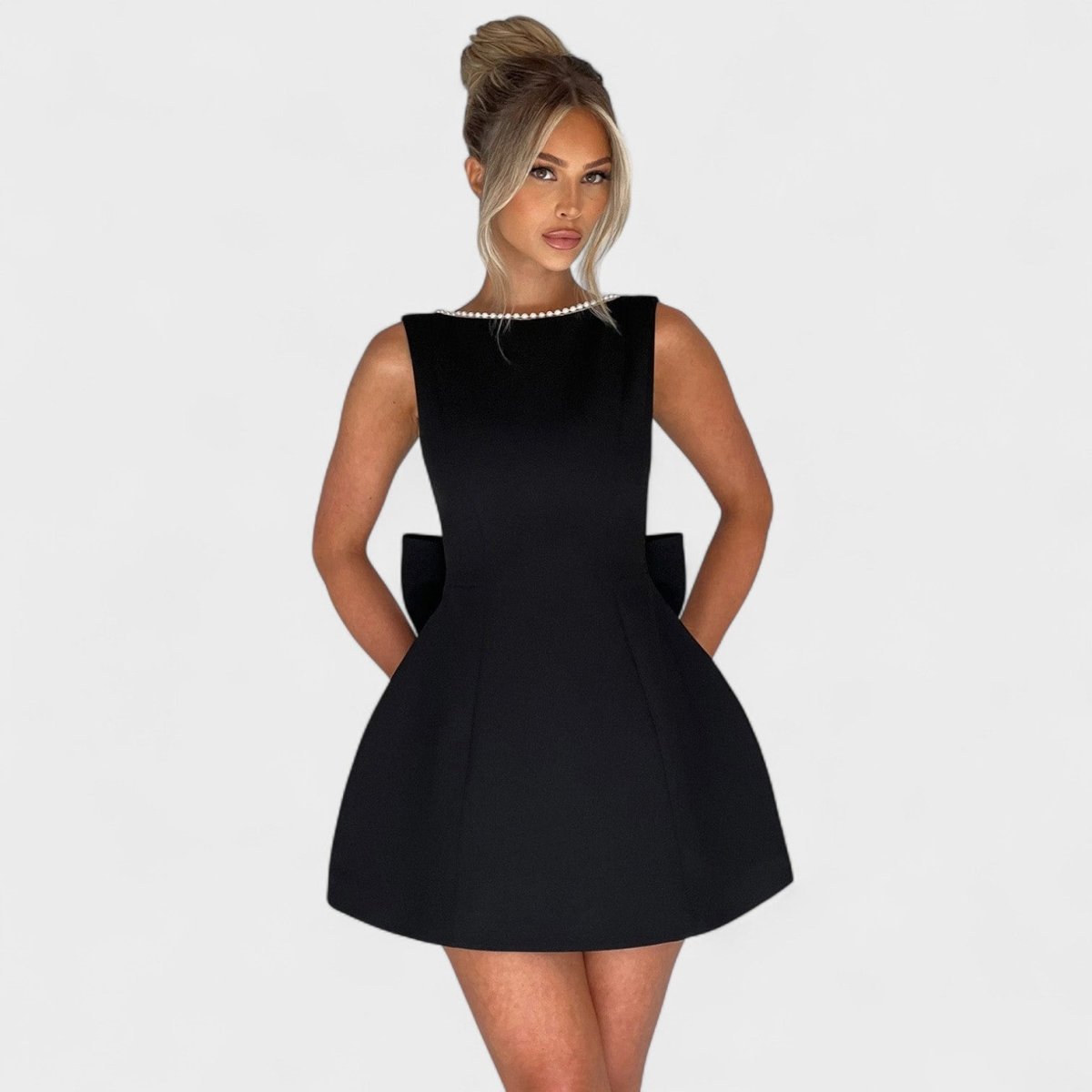 Carrie™ | Mini vestido com fita de pérolas - | Benedita Lisboa