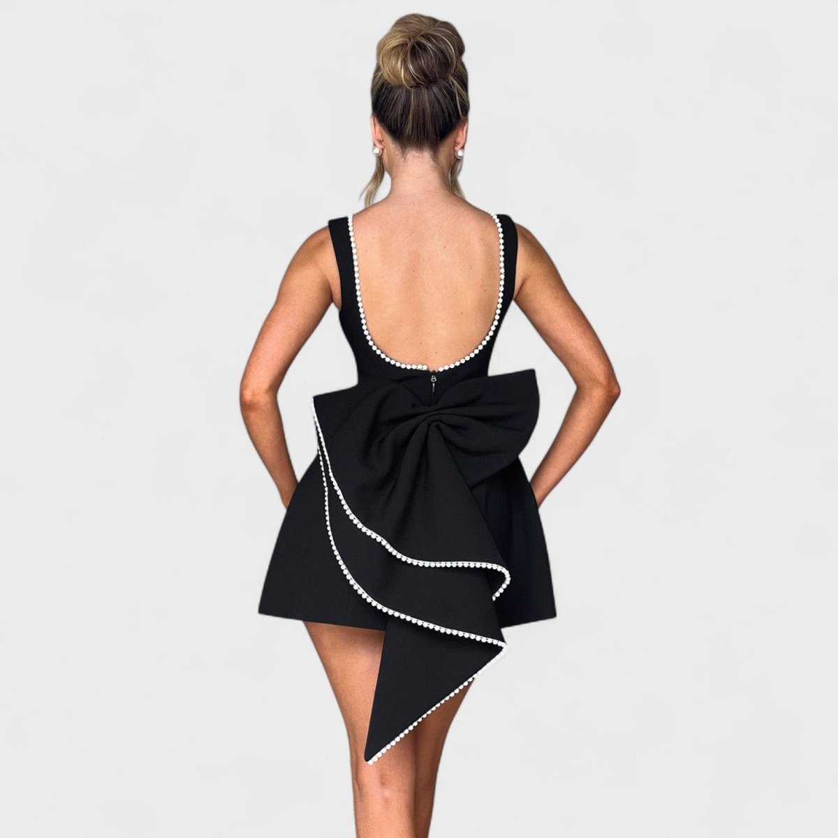 Carrie™ | Mini vestido com fita de pérolas - | Benedita Lisboa