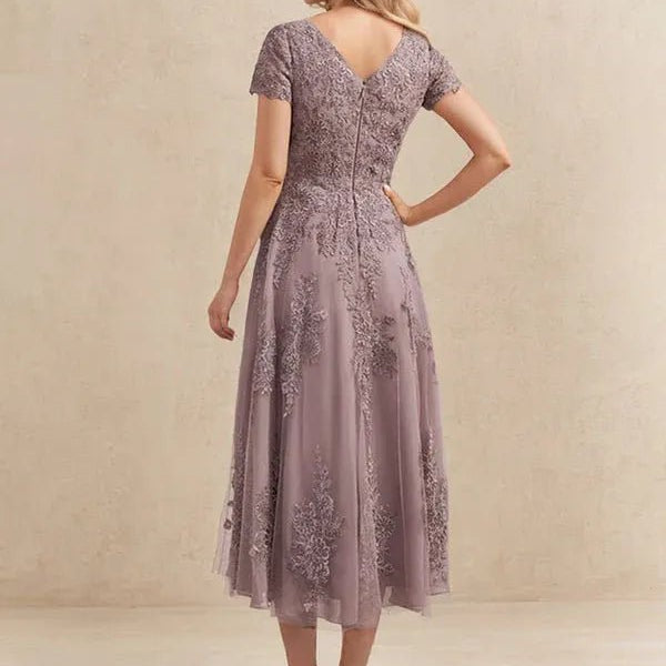 Constança™ | Vestido Midi de Renda Super Elegante - Mother of the Bride Dresses | Benedita Lisboa