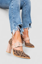 Selveta™ | Sandálias em camurça com padrão de leopardo e salto estável
