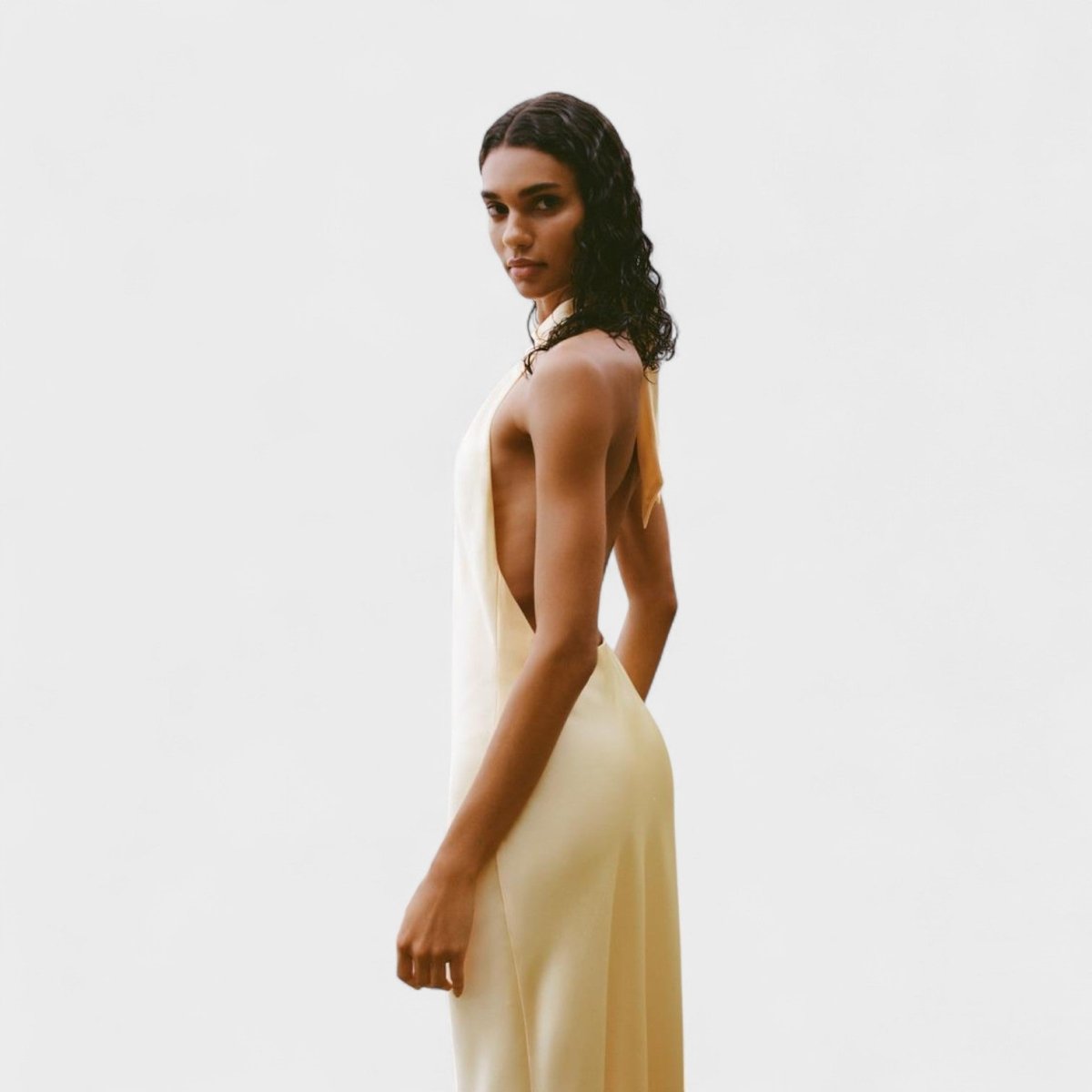 Gala™ | Vestido Halter Satinado - | Benedita Lisboa