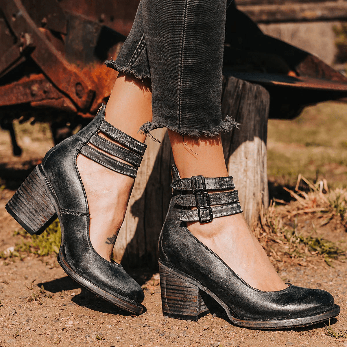 Ginevra™ | Sapatos de salto alto com tiras múltiplas e sola grossa - | Benedita Lisboa