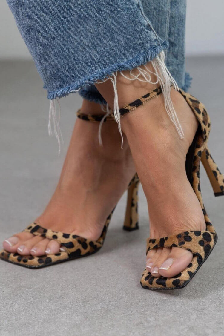 Giulia™ | Sandálias de salto alto com estampado leopardo - | Benedita Lisboa