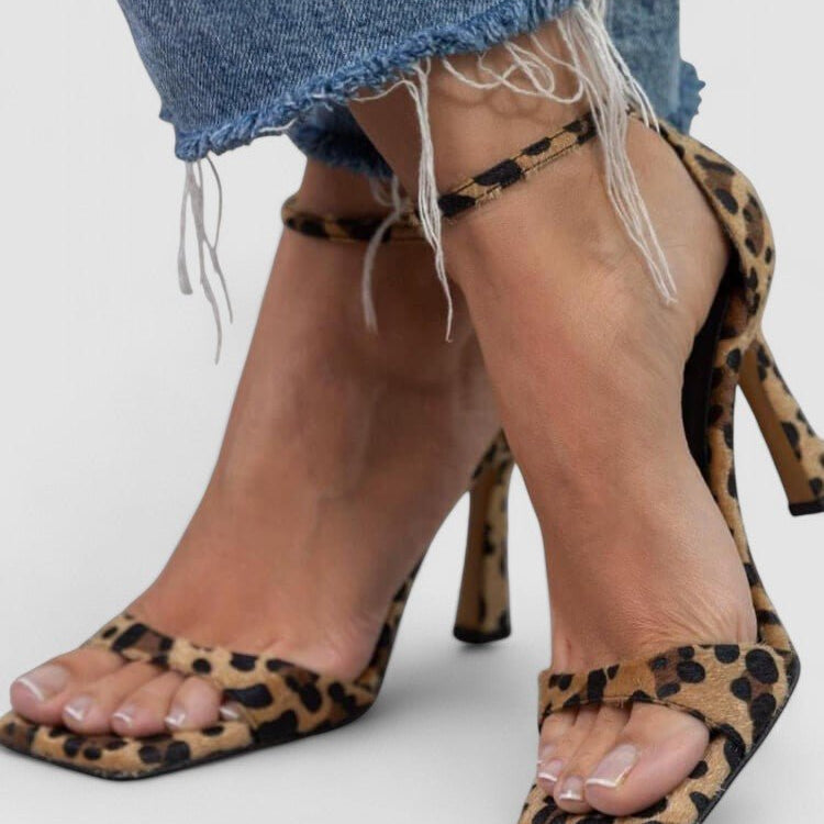 Giulia™ | Sandálias de salto alto com estampado leopardo - | Benedita Lisboa