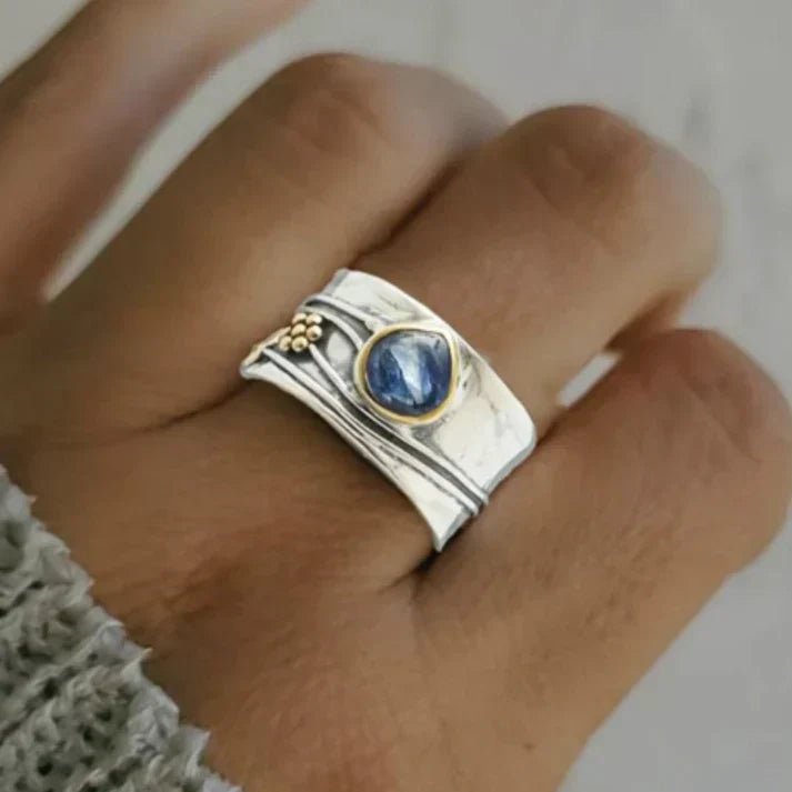 Inés - Anel Vintage de Safira Azul em Prata Banhada a Ouro - Joyería | Benedita Lisboa