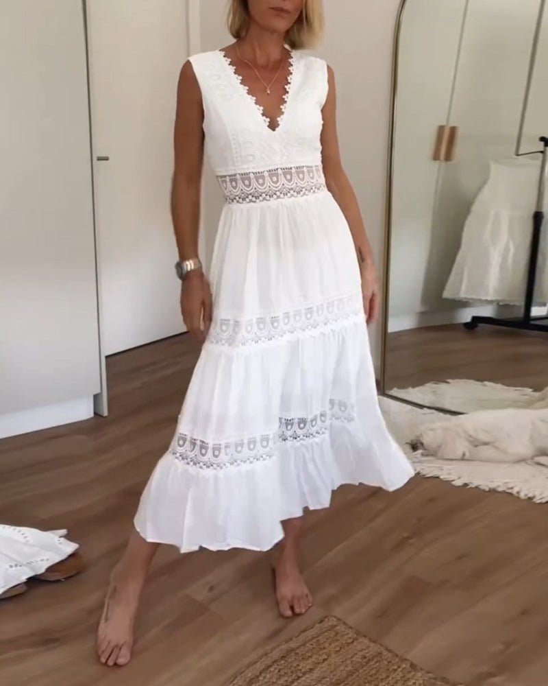 Kim™ | Vestido em Renda com Decote em V - | Benedita Lisboa