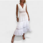 Kim™ | Vestido em Renda com Decote em V - | Benedita Lisboa