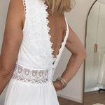 Kim™ | Vestido em Renda com Decote em V - | Benedita Lisboa