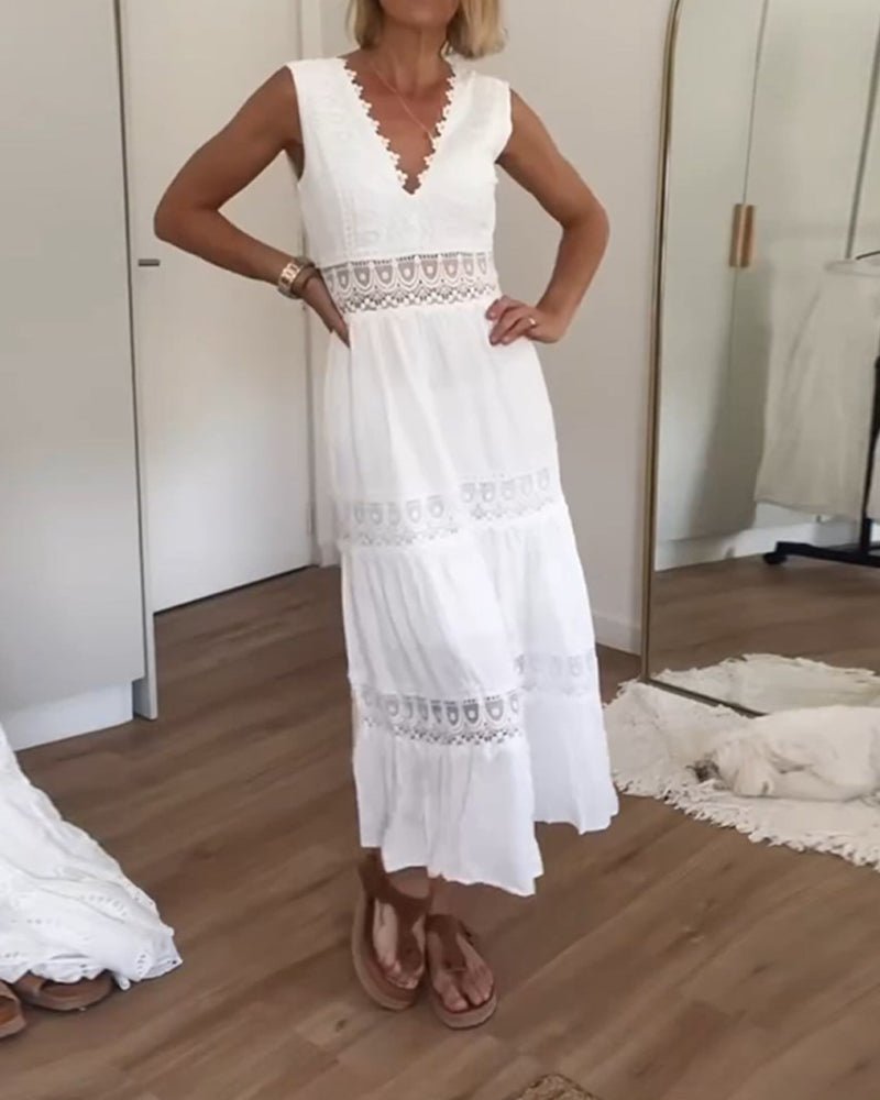 Kim™ | Vestido em Renda com Decote em V - | Benedita Lisboa