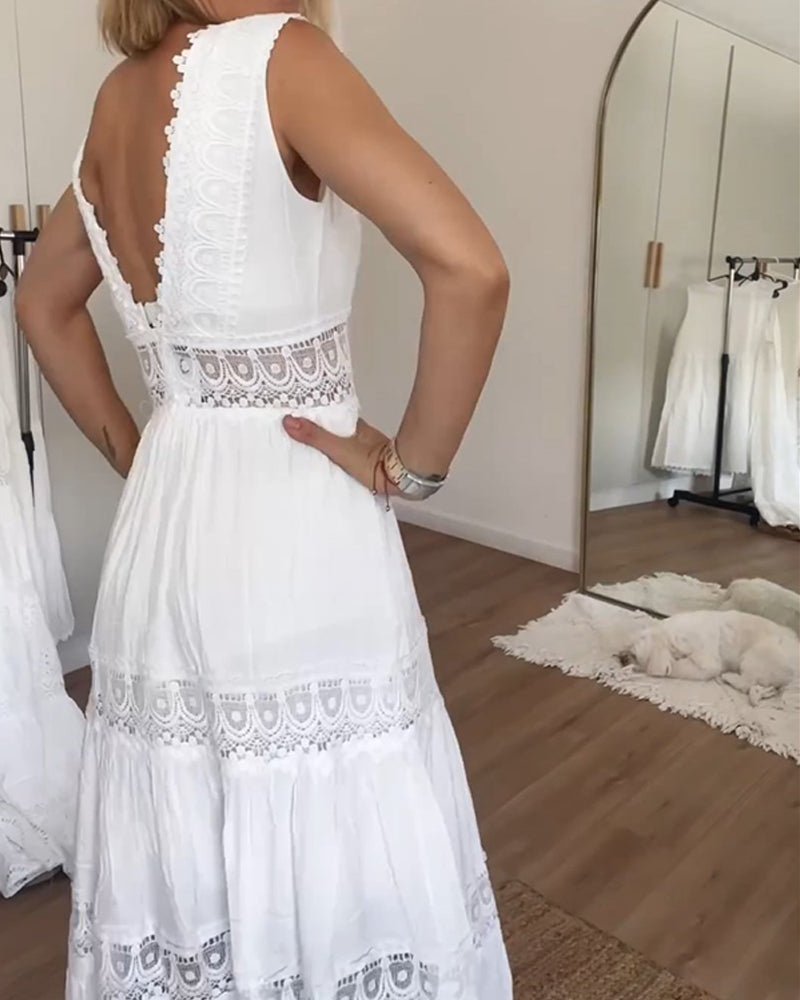 Kim™ | Vestido em Renda com Decote em V - | Benedita Lisboa