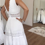 Kim™ | Vestido em Renda com Decote em V - | Benedita Lisboa