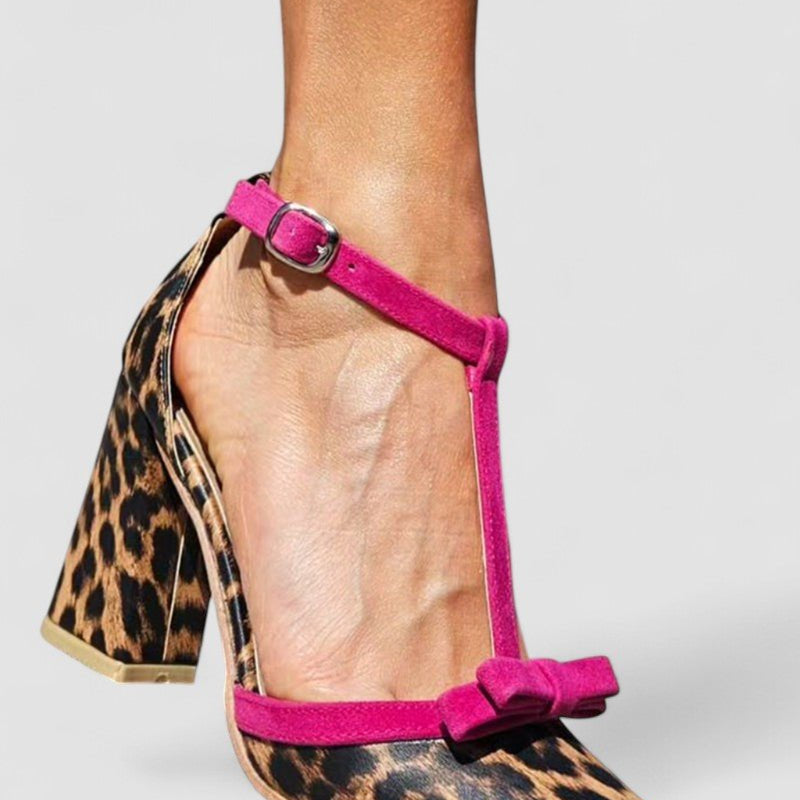 Leontina™ | Sandálias verdes com padrão leopardo e detalhe colorido - | Benedita Lisboa