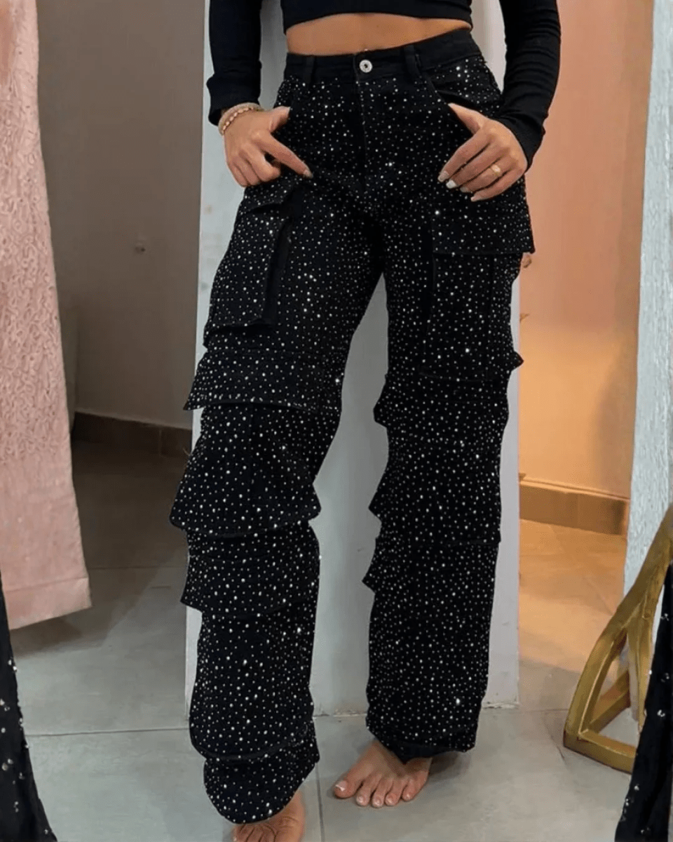 LÍVIA™ | Jeans Cargo com Pedraria Feminino - Calça de ganga com brilhp | Benedita Lisboa