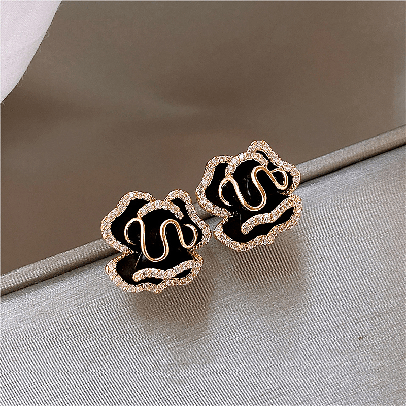 Lótus Ouro Brincos Pretos Elegantes - Joias para Ocasiões - | Benedita Lisboa