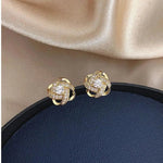Lourdes - Brincos Dourados em Espiral com Cristais - Earrings | Benedita Lisboa