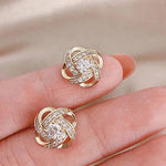 Lourdes - Brincos Dourados em Espiral com Cristais - Earrings | Benedita Lisboa