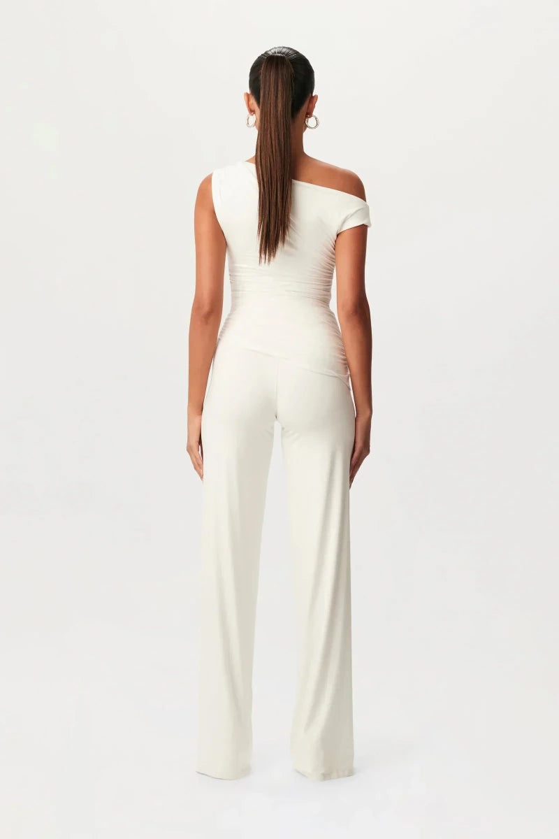 LÚCIA™ | Conjunto Elegante com Corte Assimétrico - | Benedita Lisboa