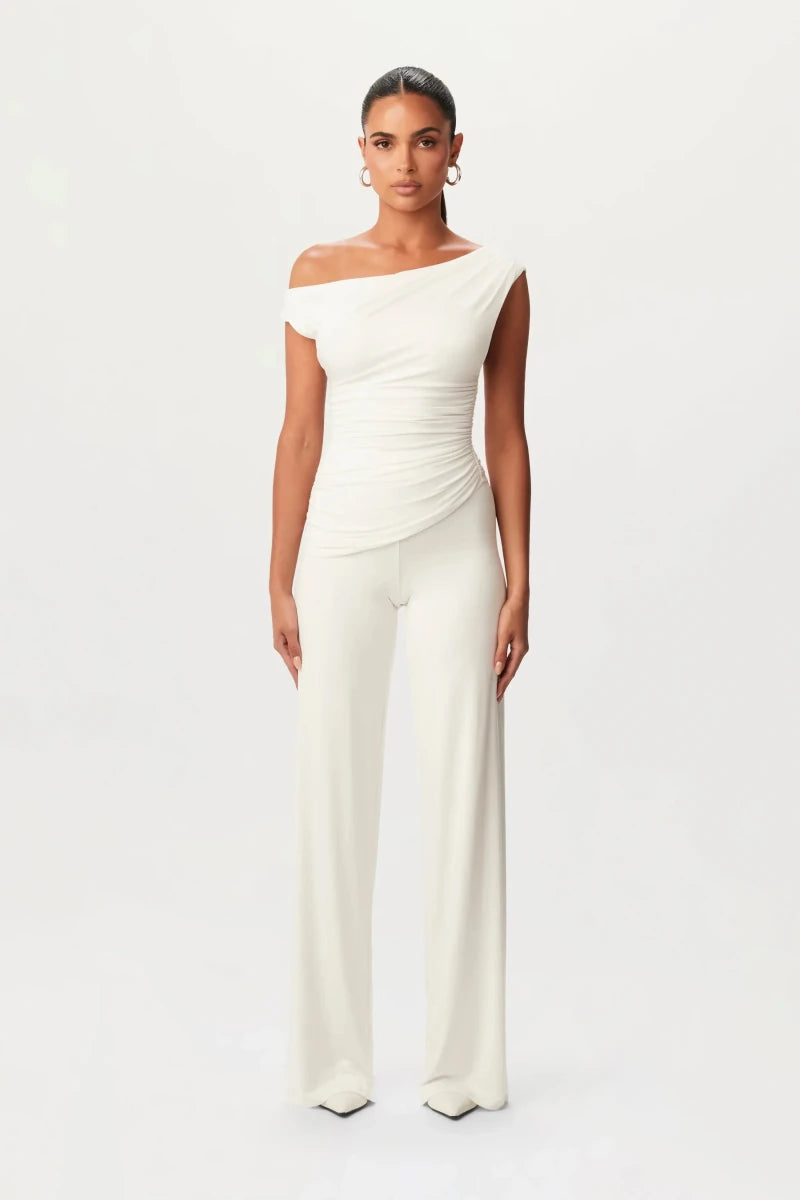 LÚCIA™ | Conjunto Elegante com Corte Assimétrico - | Benedita Lisboa