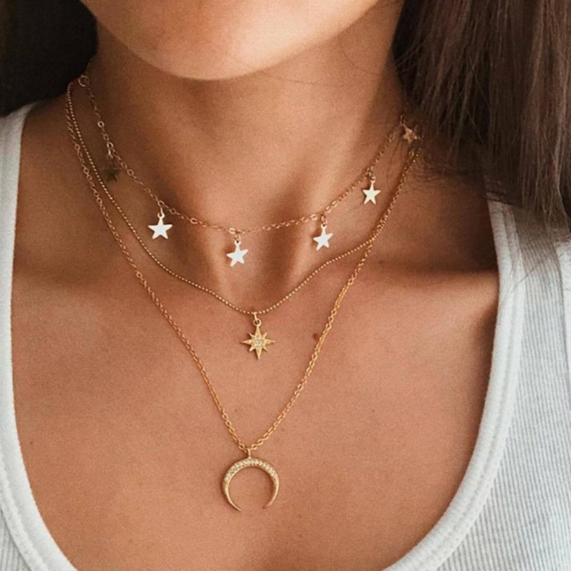LumaLux Colar Dourado Exclusivo - Motivo Lua Delicado - | Benedita Lisboa