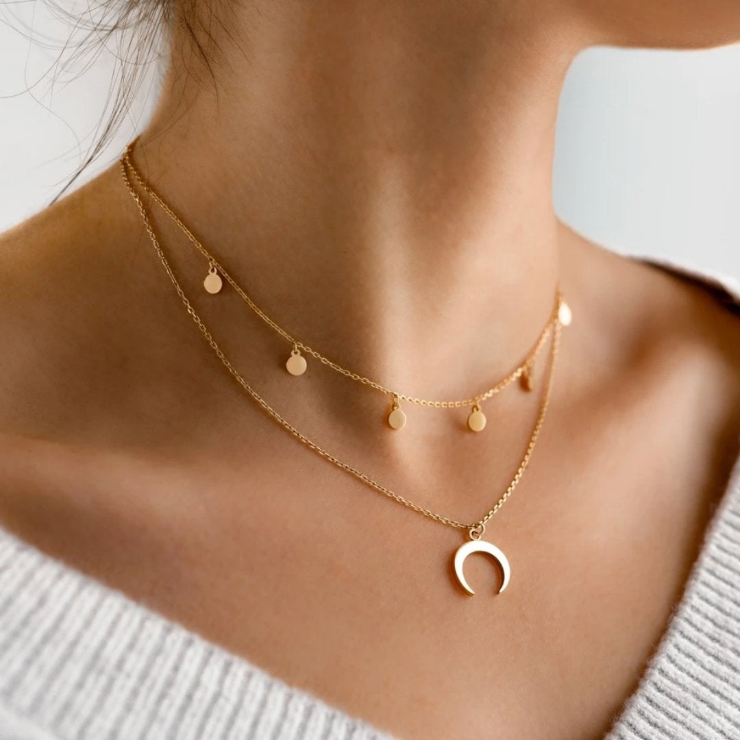 LumaLux Colar Dourado Exclusivo - Motivo Lua Delicado - | Benedita Lisboa