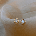 Luna™ | Brincos com Cristal Lunar - | Benedita Lisboa