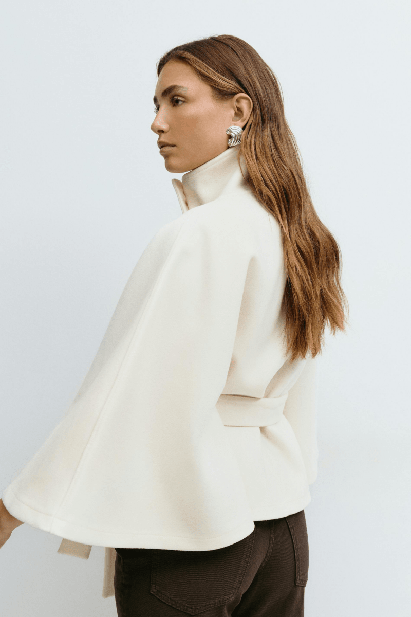 Lusana™ | Casaco elegante com cinto - | Benedita Lisboa