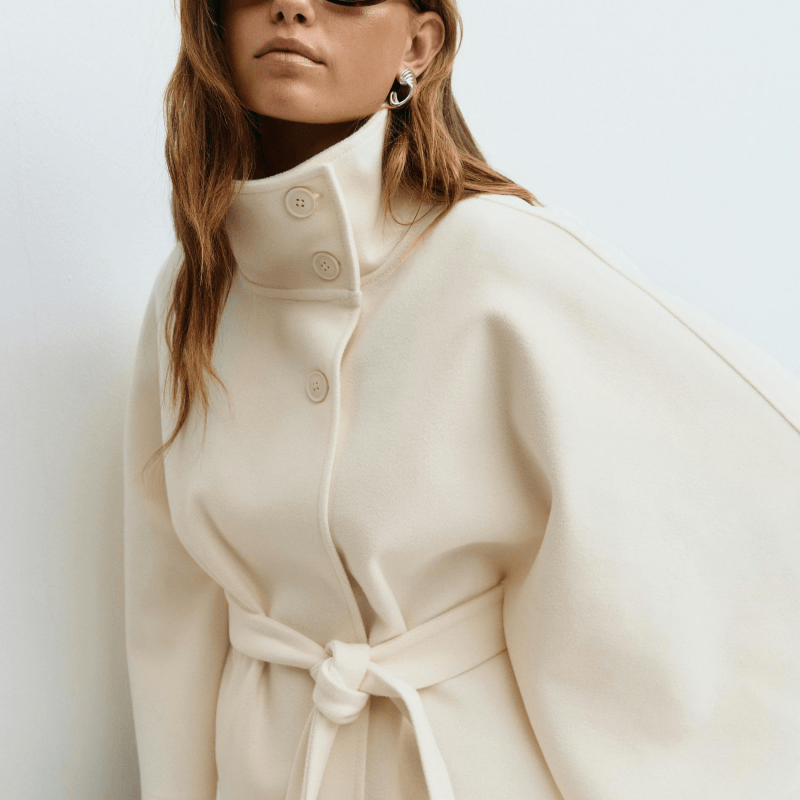 Lusana™ | Casaco elegante com cinto - | Benedita Lisboa