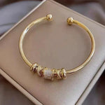 Lux Pulseira Ajustável Elegante com Charms Ouro - Estilo - | Benedita Lisboa