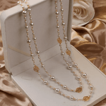 Mercedes - Colar Dourado Elegante com Pérolas - | Benedita Lisboa