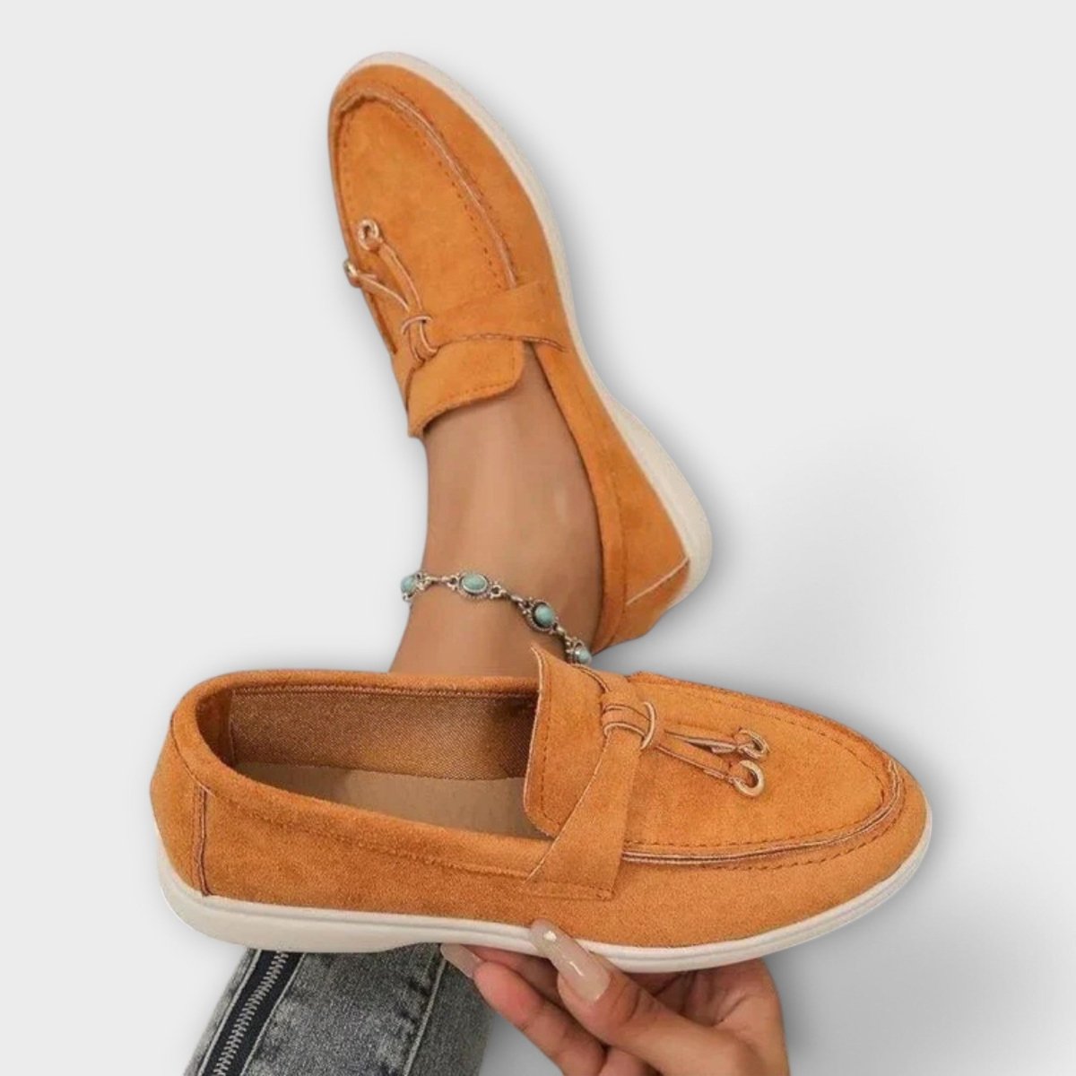 Mocassins Femininos Beiges com Cordão Decorativo - | Benedita Lisboa