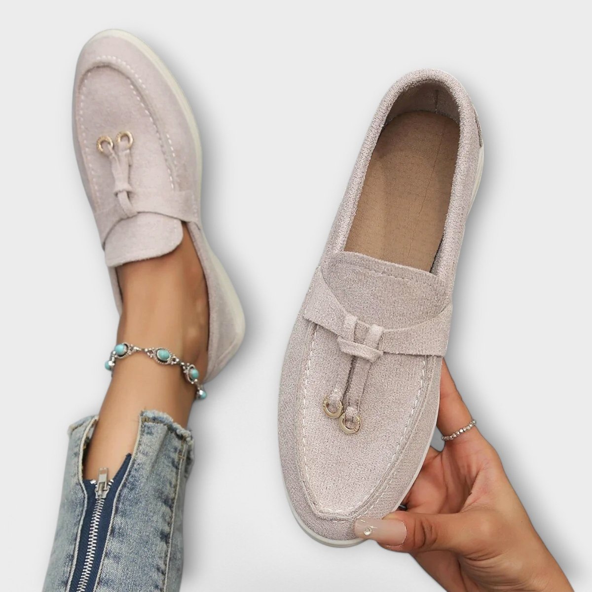 Mocassins Femininos Beiges com Cordão Decorativo - | Benedita Lisboa