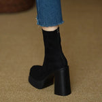 Olga™ | Botas com estilo moderno com o conforto da camurça - | Benedita Lisboa