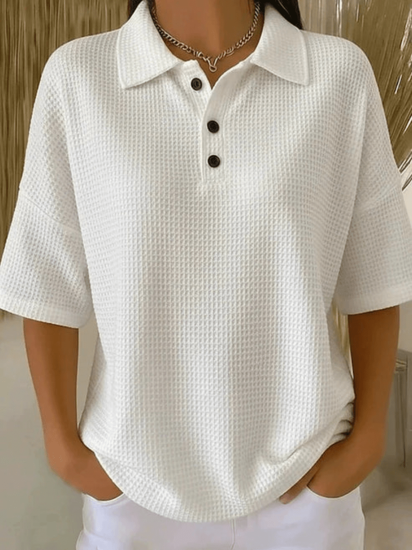 Peggie™ | Blusa Polo Waffle Confortável - Blouse | Benedita Lisboa