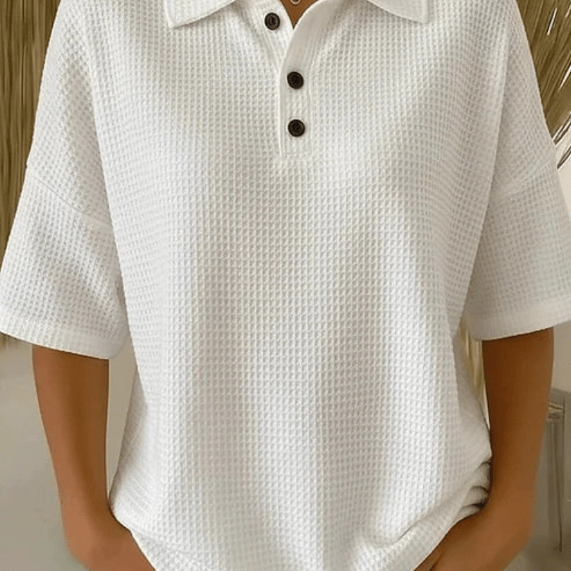Peggie™ | Blusa Polo Waffle Confortável - Blouse | Benedita Lisboa