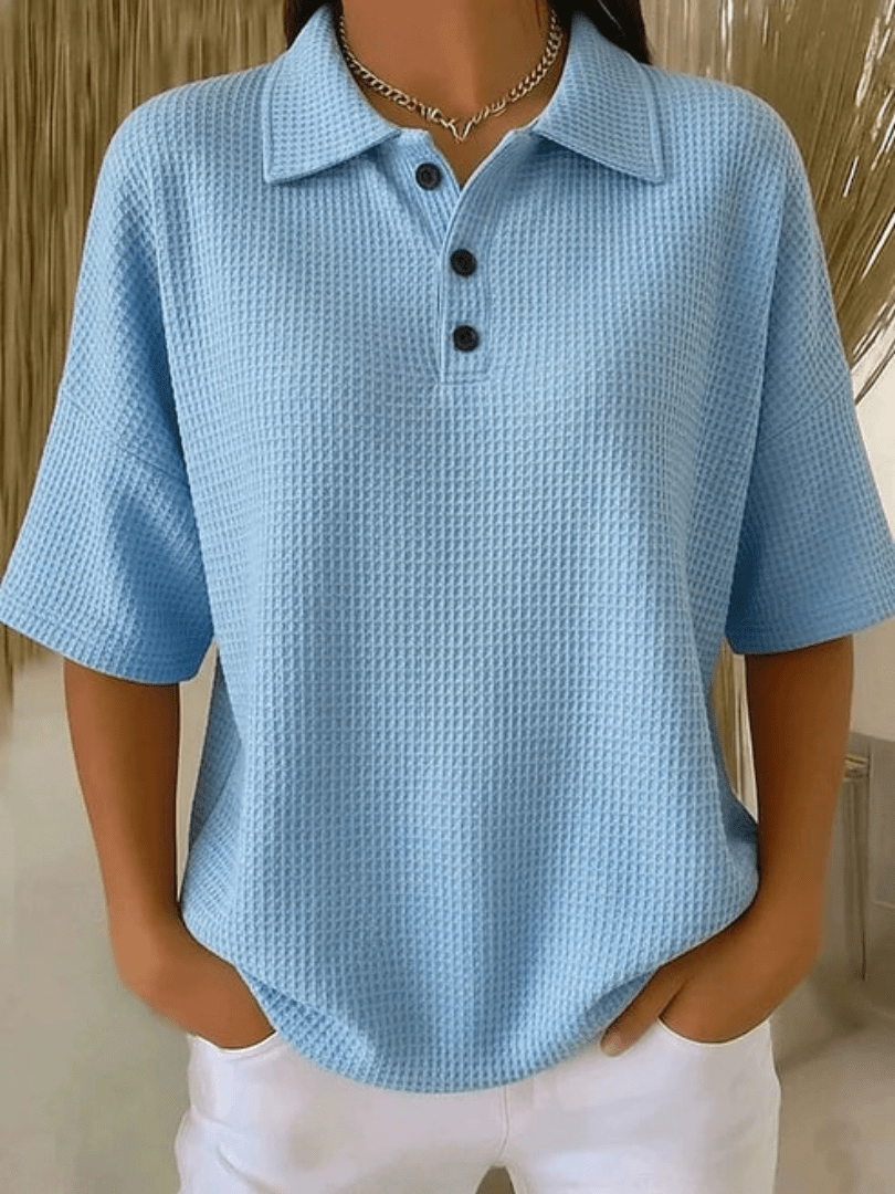 Peggie™ | Blusa Polo Waffle Confortável - Blouse | Benedita Lisboa