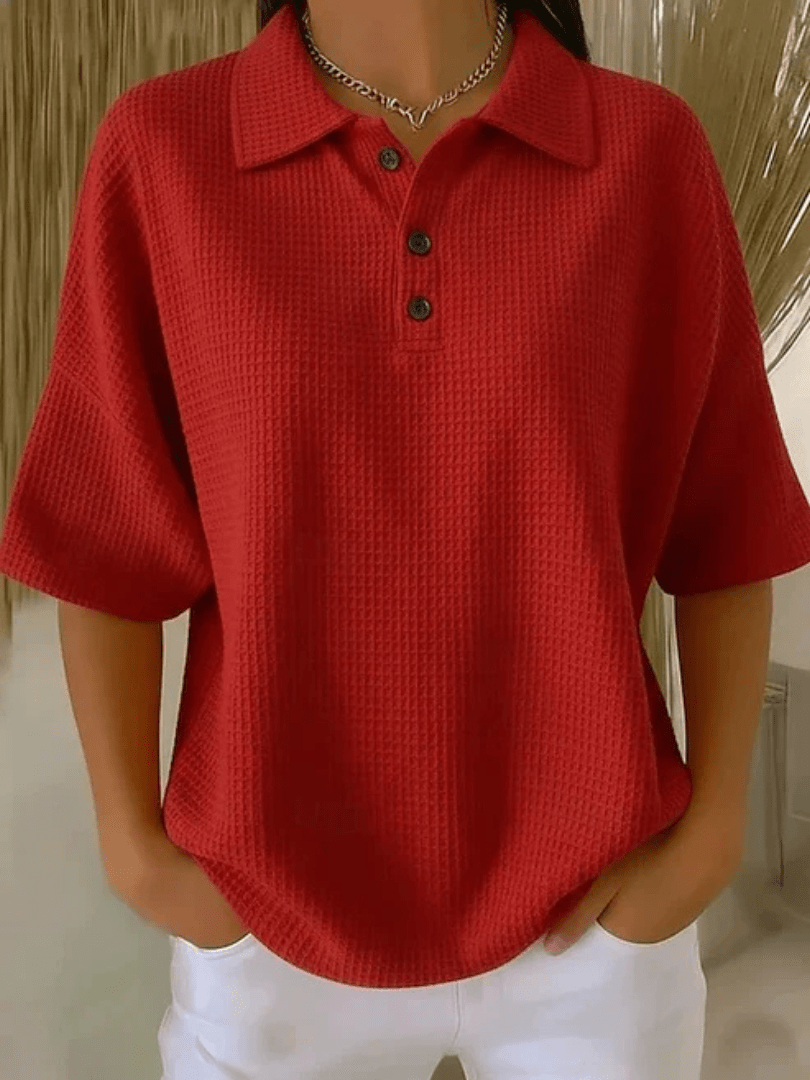 Peggie™ | Blusa Polo Waffle Confortável - Blouse | Benedita Lisboa
