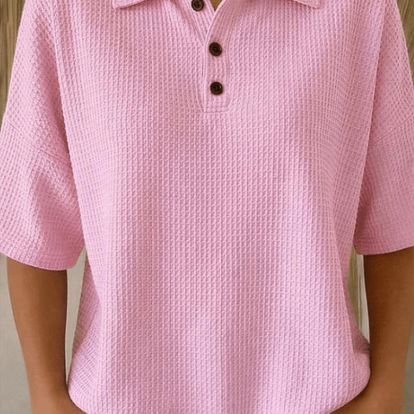 Peggie™ | Blusa Polo Waffle Confortável - Blouse | Benedita Lisboa
