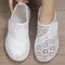 Sapatilhas Slip-On Cortadas e Respiráveis - | Benedita Lisboa
